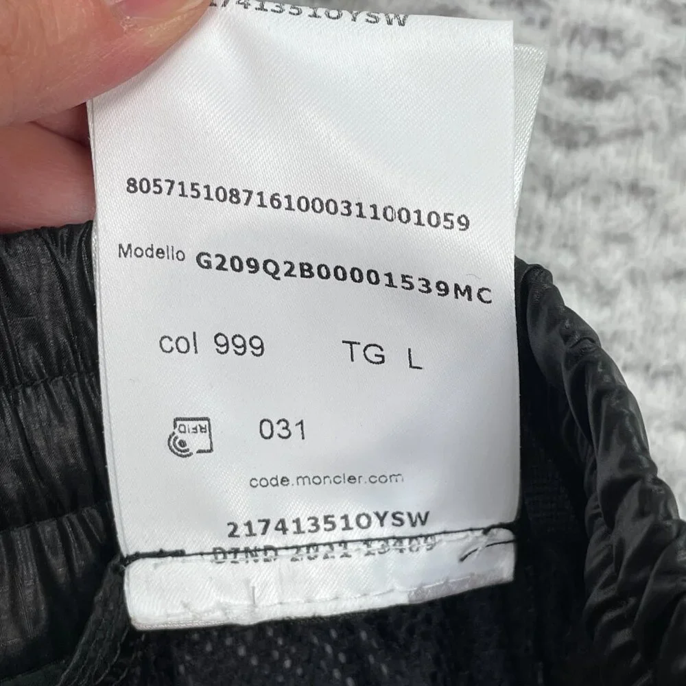 Moncler Grenoble Bermuda Shorts Men's Size Large (Fits 36) Day-Namic 10" NWT - Picture 7 of 16